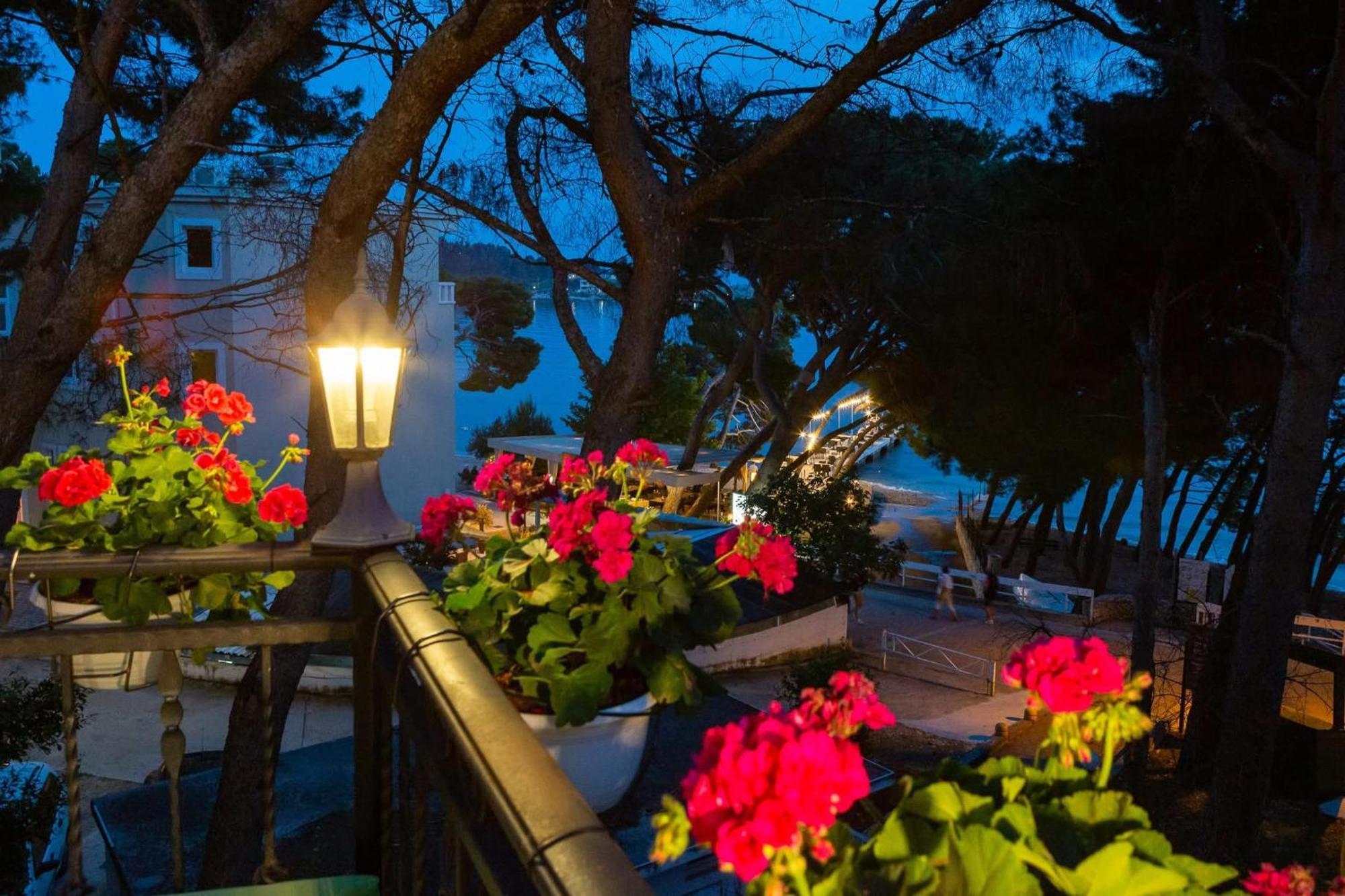 Beachfront Apartment Romilda Makarska Kültér fotó